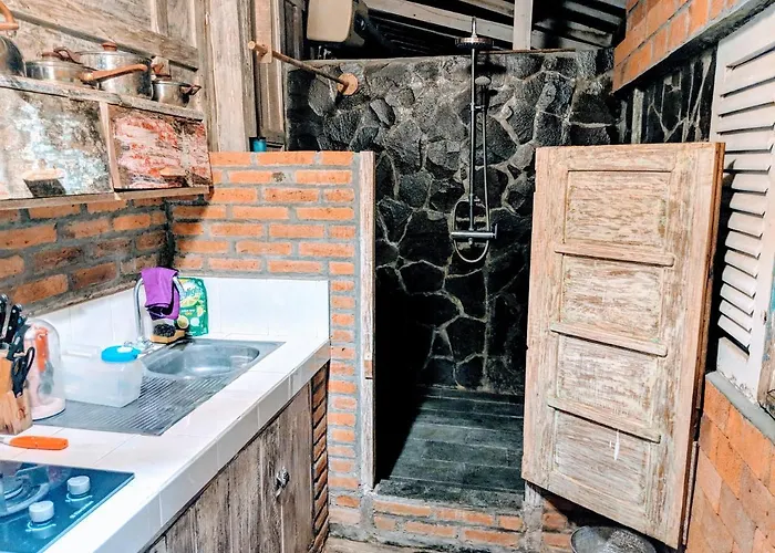 Bed & Breakfast Hidden Wooden Cabins *